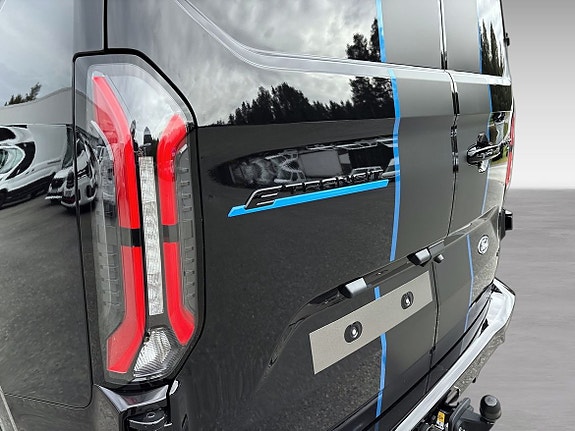 Ford E-Transit 18 of 20