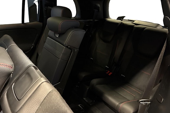 Mercedes-Benz GLB220 d 16 of 25