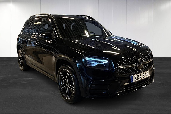 Mercedes-Benz GLB220 d 2 of 25