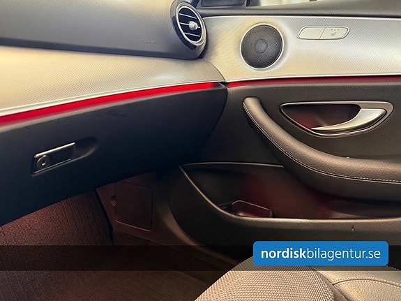 Mercedes-Benz E220 10 of 14