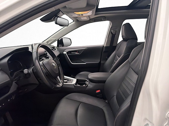 Toyota RAV4 12 of 30