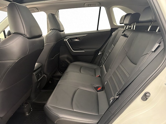 Toyota RAV4 19 of 30