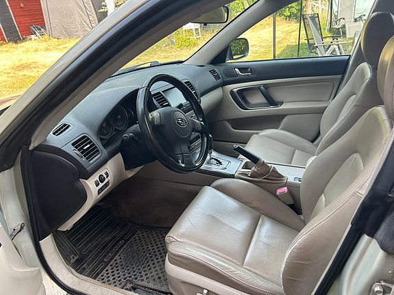 Subaru Outback 5 of 10