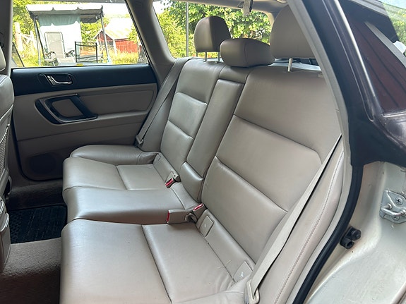 Subaru Outback 7 of 10