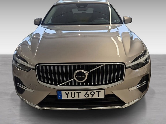 Volvo XC60 2 of 6