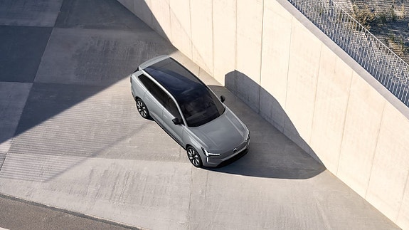 Volvo EX90 15 of 30