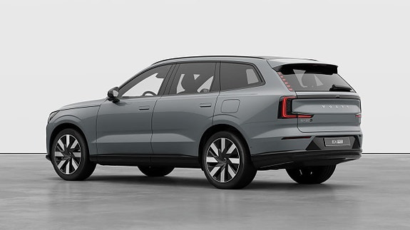Volvo EX90 8 of 30