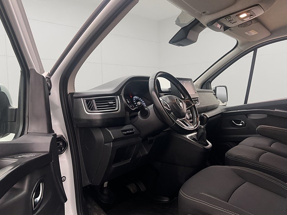 Renault Trafic 12 of 29