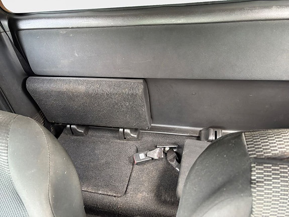 Isuzu D-max 11 of 13