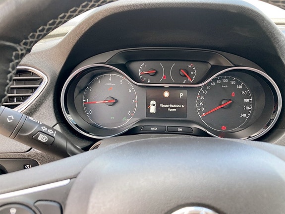 Opel Grandland X 8 of 15