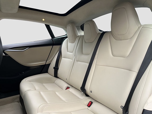 Tesla Model S 10 of 18