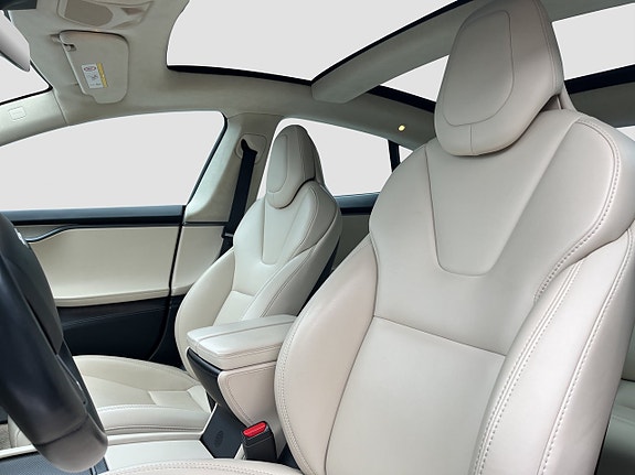 Tesla Model S 9 of 18