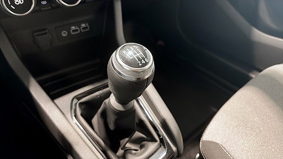 Renault Clio 17 of 18