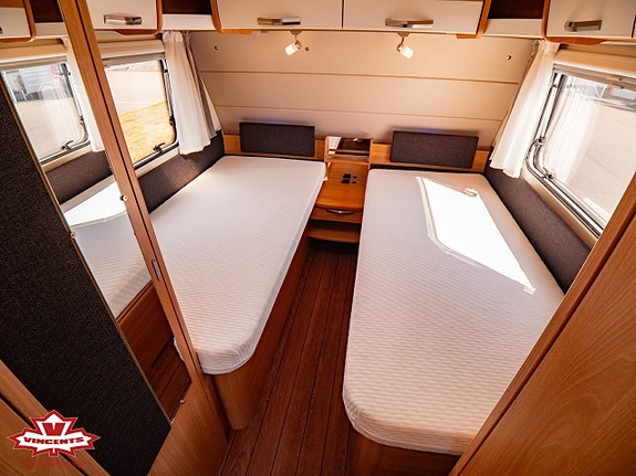 Knaus Südwind 580 EU Silver selection *Långbädd 7 of 19