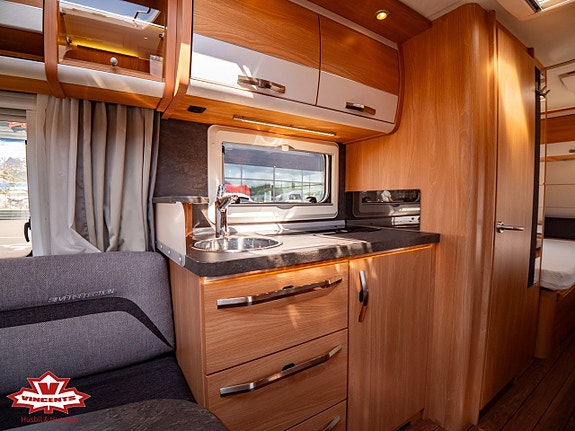 Knaus Südwind 580 EU Silver selection *Långbädd 4 of 19
