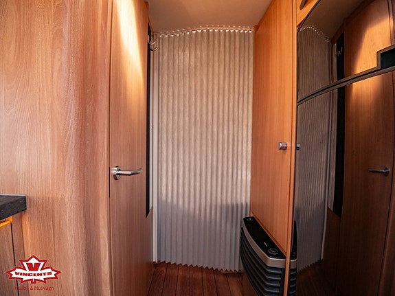 Knaus Südwind 580 EU Silver selection *Långbädd 10 of 19
