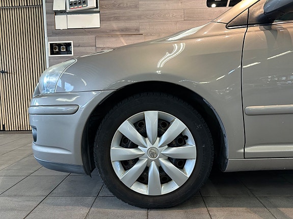 Toyota Avensis 20 of 20