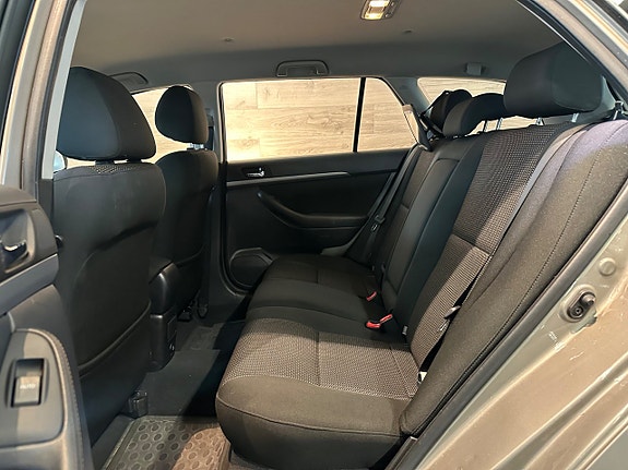 Toyota Avensis 10 of 20