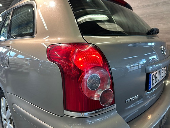 Toyota Avensis 18 of 20