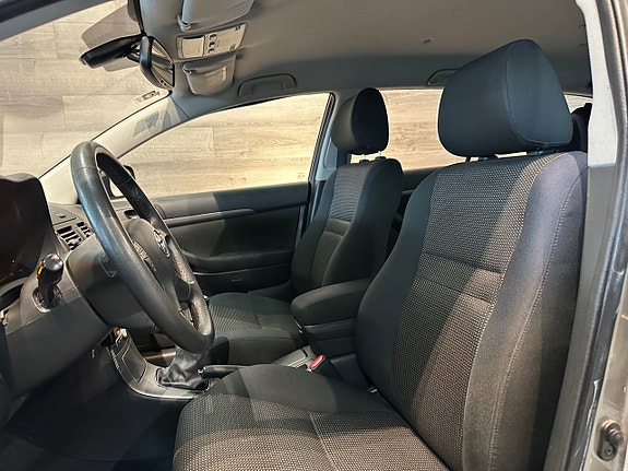 Toyota Avensis 8 of 20