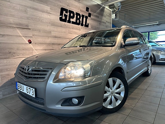 Toyota Avensis 4 of 20
