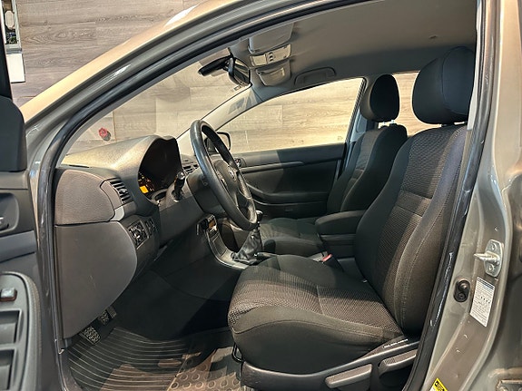 Toyota Avensis 7 of 20