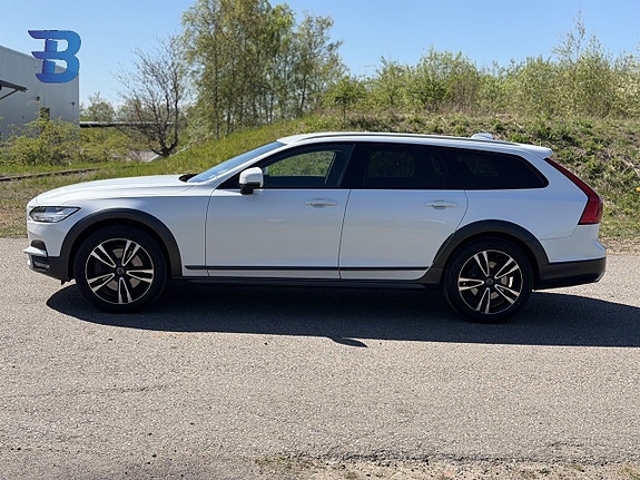 Volvo V90 Cross Country 4 of 18