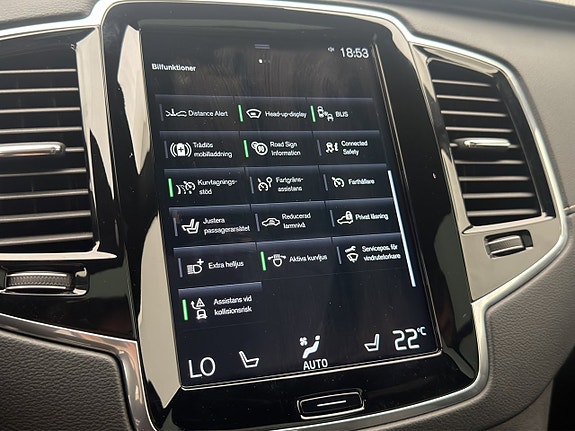 Volvo XC90 28 of 30