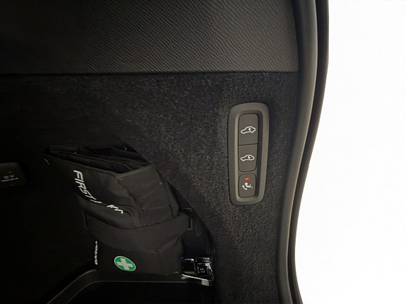 Volvo XC90 14 of 30