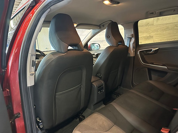 Volvo V60 9 of 20