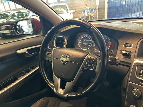 Volvo V60 13 of 20