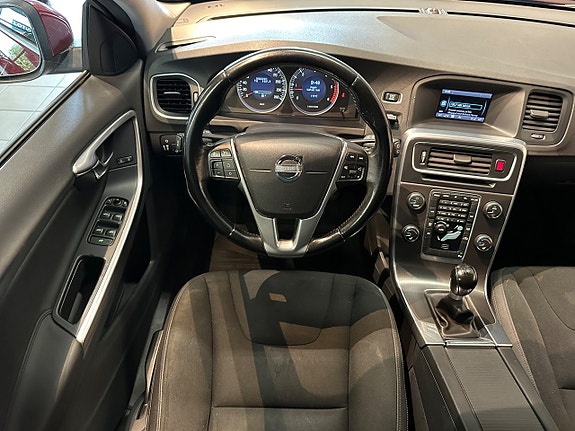 Volvo V60 12 of 20