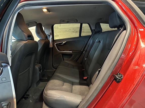Volvo V60 10 of 20