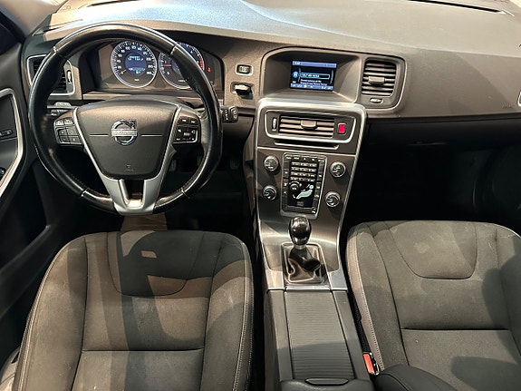 Volvo V60 11 of 20