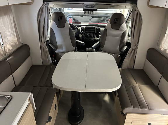 Challenger 318 Queensbed Ultimate Edition M26 - Fiat Ducato 2.2L 140 HK Automat 13 of 21