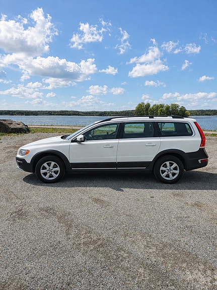 Volvo XC70 2 of 2