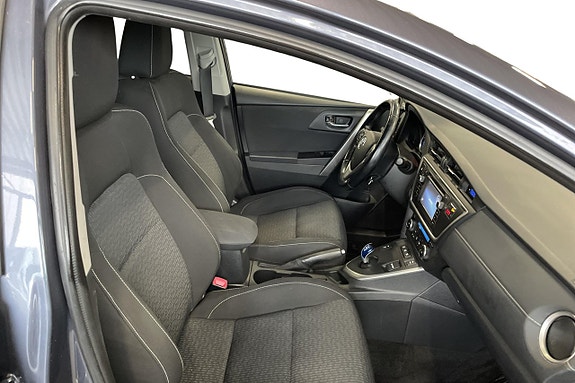 Toyota Auris 14 of 22