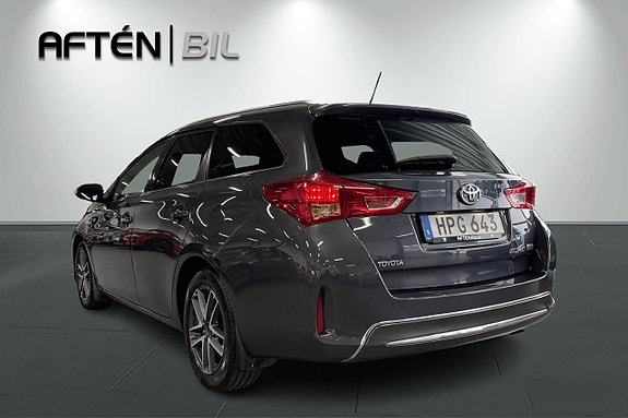 Toyota Auris 8 of 22