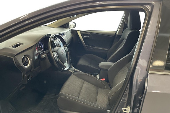 Toyota Auris 13 of 22