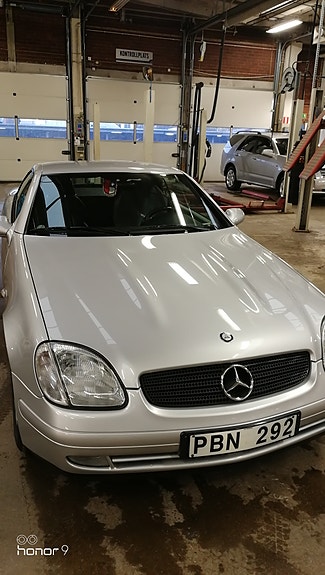 Mercedes-Benz SLK230 4 of 6