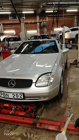 Mercedes-Benz SLK230 6 of 6