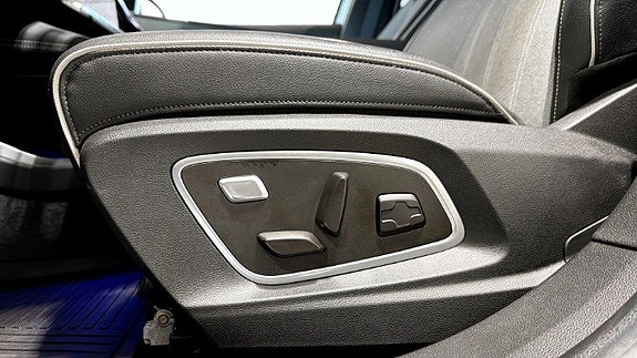 Renault Scenic E-Tech 22 of 24