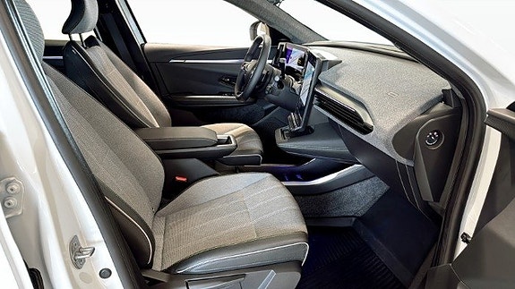 Renault Scenic E-Tech 12 of 24
