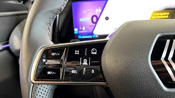 Renault Scenic E-Tech 18 of 24