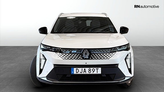 Renault Scenic E-Tech 7 of 24