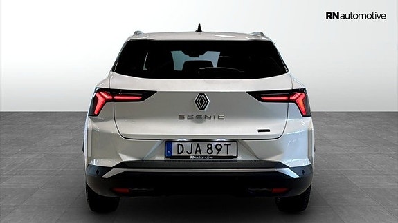 Renault Scenic E-Tech 8 of 24