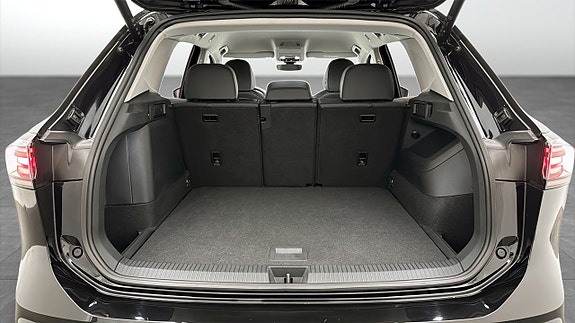 Volkswagen Tiguan 12 of 19