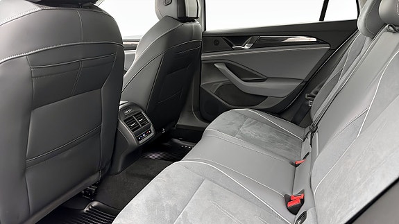Volkswagen Passat 11 of 19