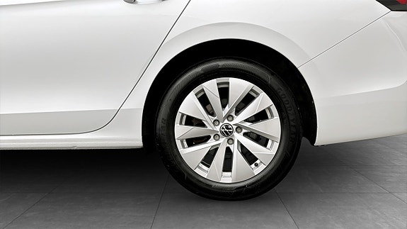 Volkswagen Passat 6 of 19