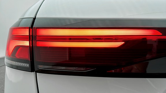 Volkswagen Passat 19 of 19